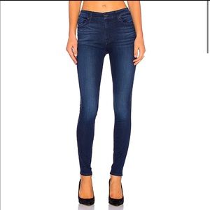 Mid Rise Skinny in Slim Illusion Luxe